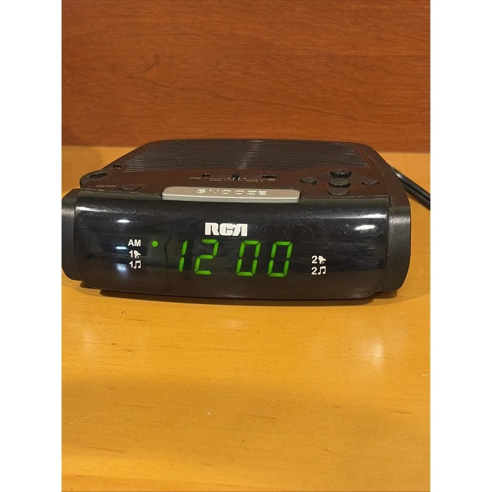 RCA Alarm Clock Radio MN RP5405-A With Battery Back-Up
